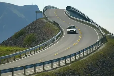Páty hat eine neue Anschlussstrecke zur Autobahn M1 bekommen – Die Verbindungsstraße wurde übergeben.
